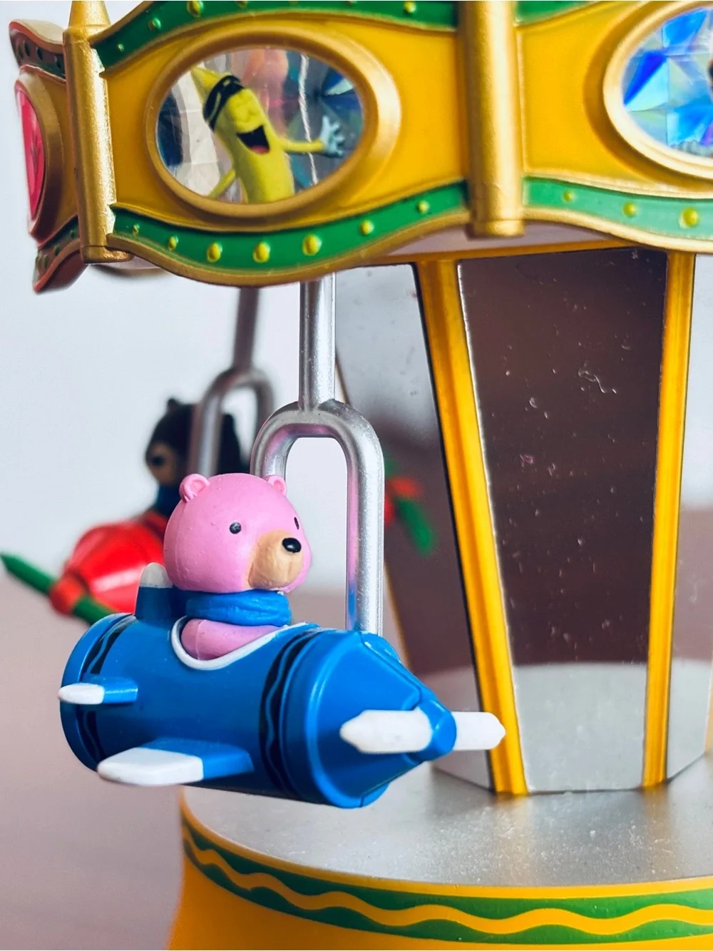 Hallmark & Crayola Carousel Keepsake Ornament 2018 - Pristine TESTED